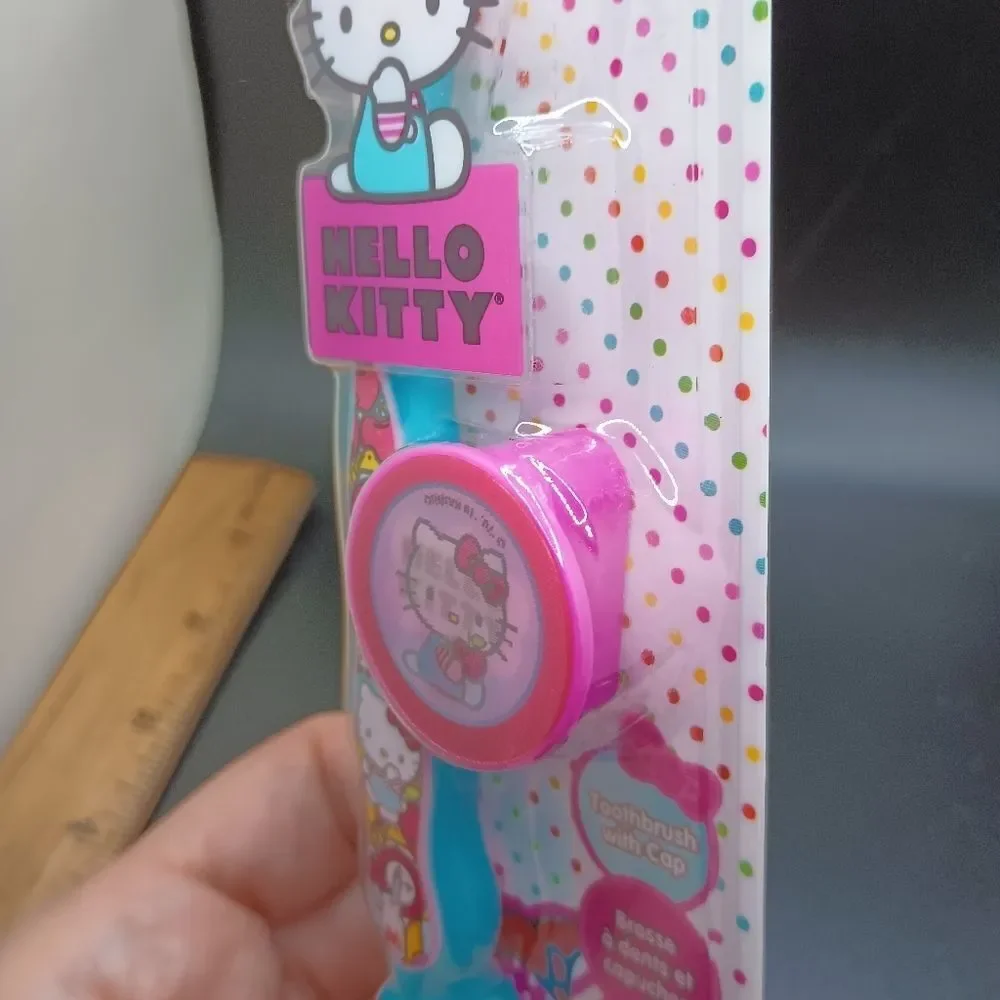 HELLO Kitty standing toothbrush with travel cap head cover included